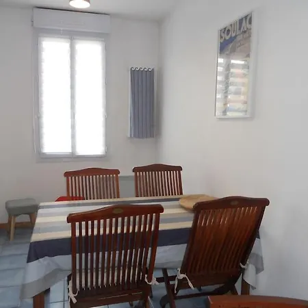 Proche Et Centre - V06952
